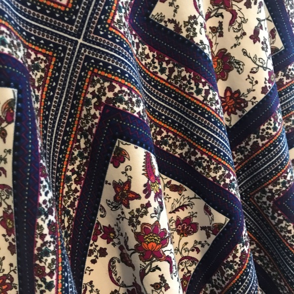 H&M dress with beautiful print - Picture 3 of 4